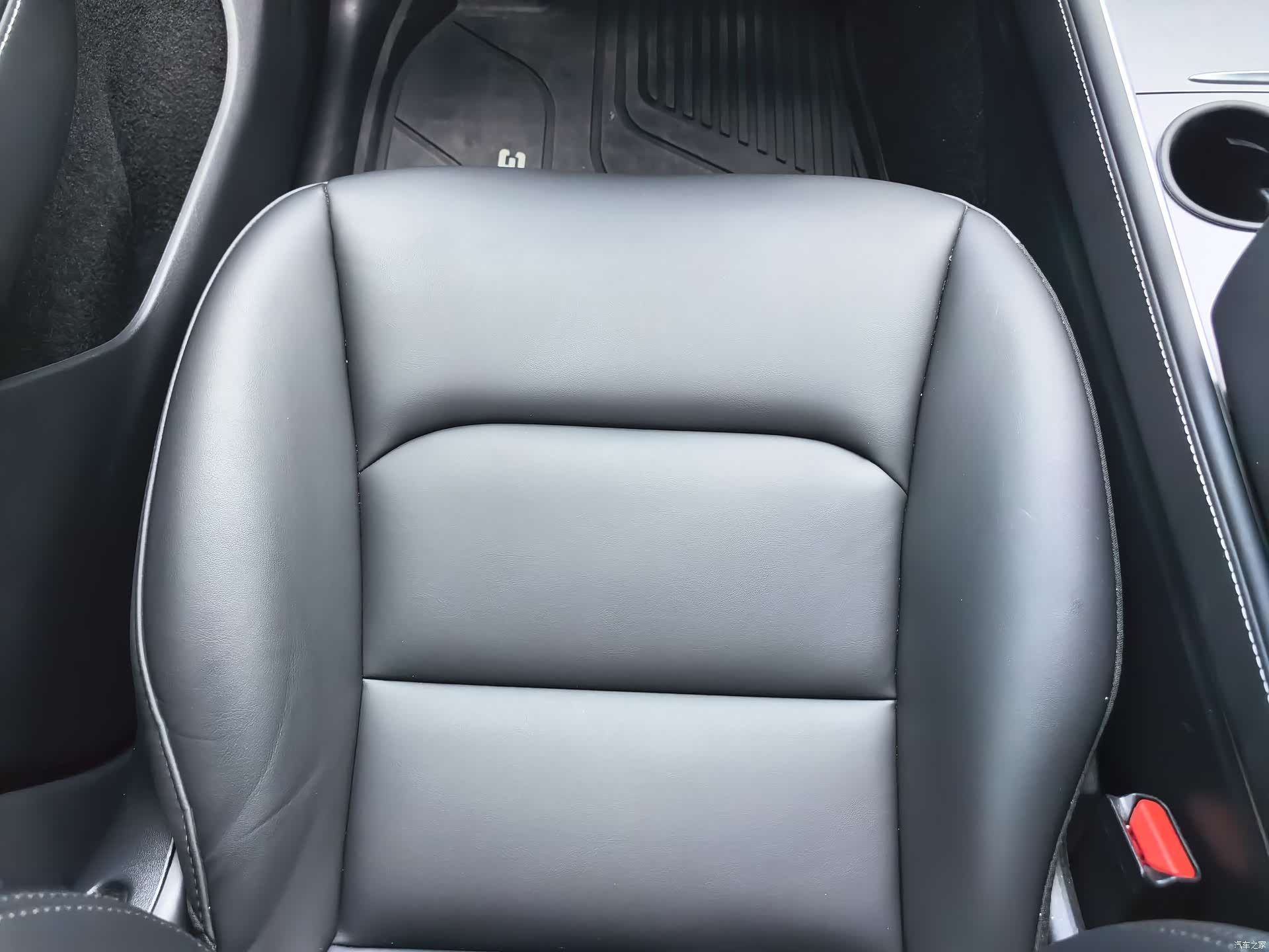 Tesla Model Y, 2024 14