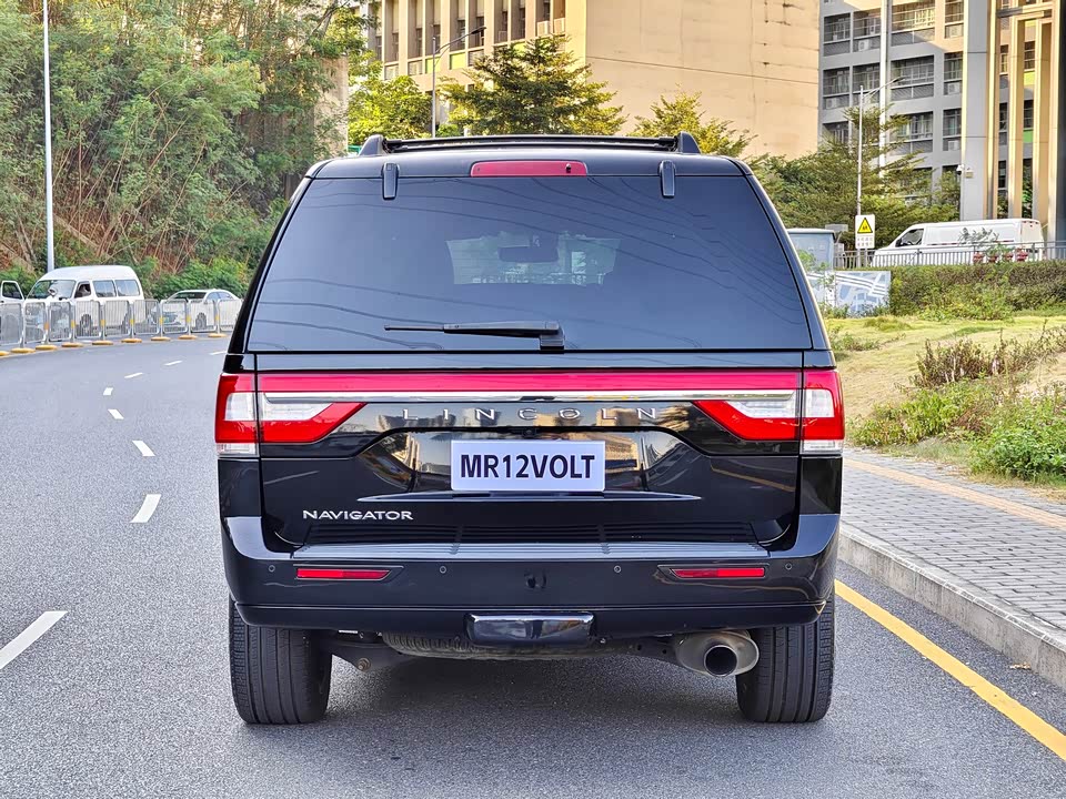Lincoln Navigator