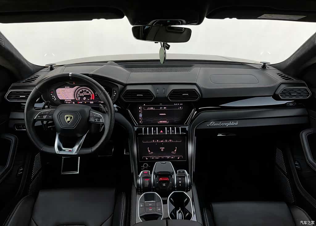 Lamborghini Urus, 2020 10