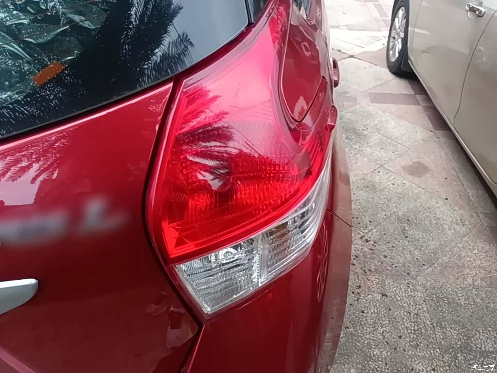 Toyota YARiS L, 2015 24