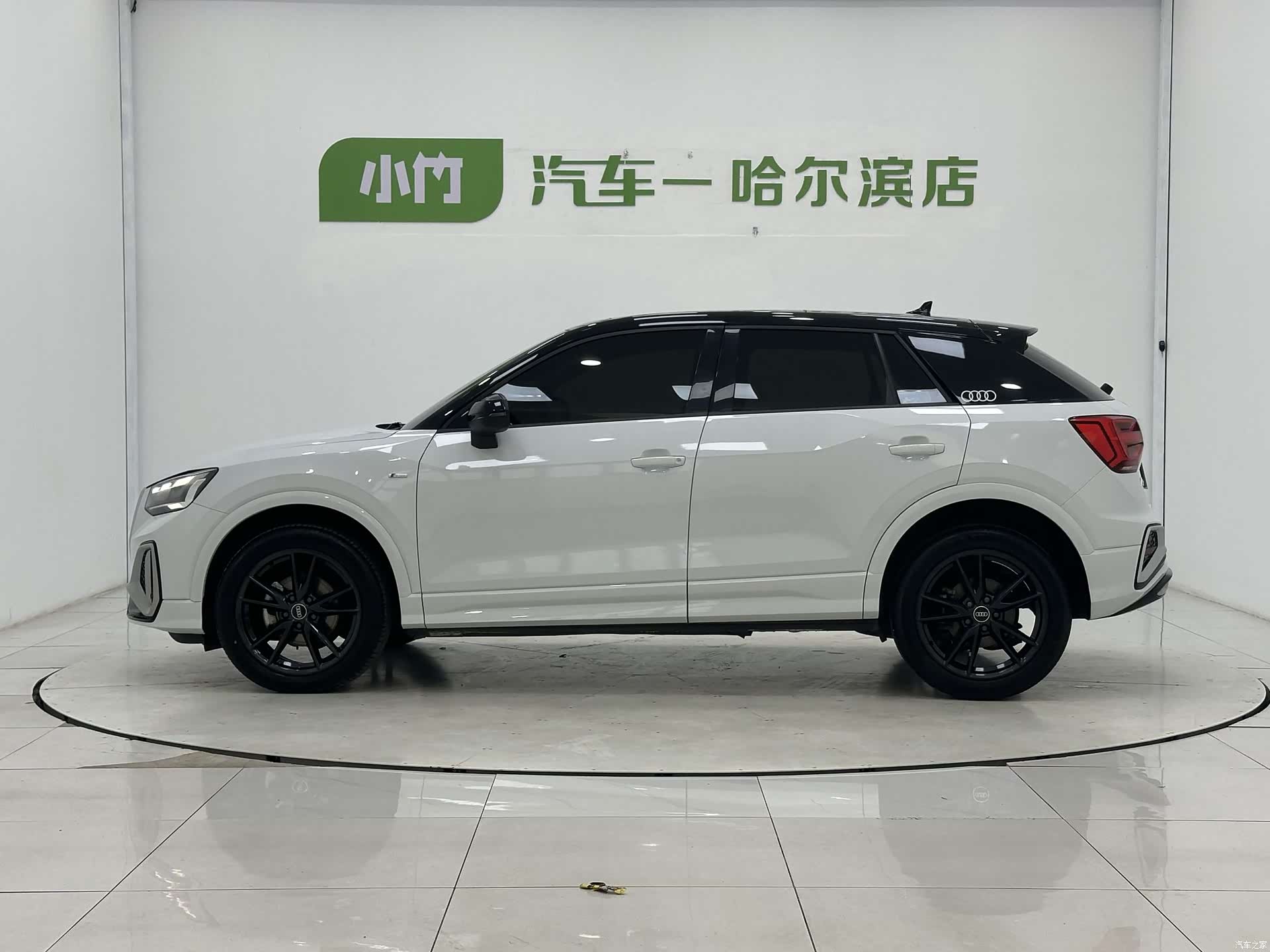 Audi Q2L, 2022 все фото