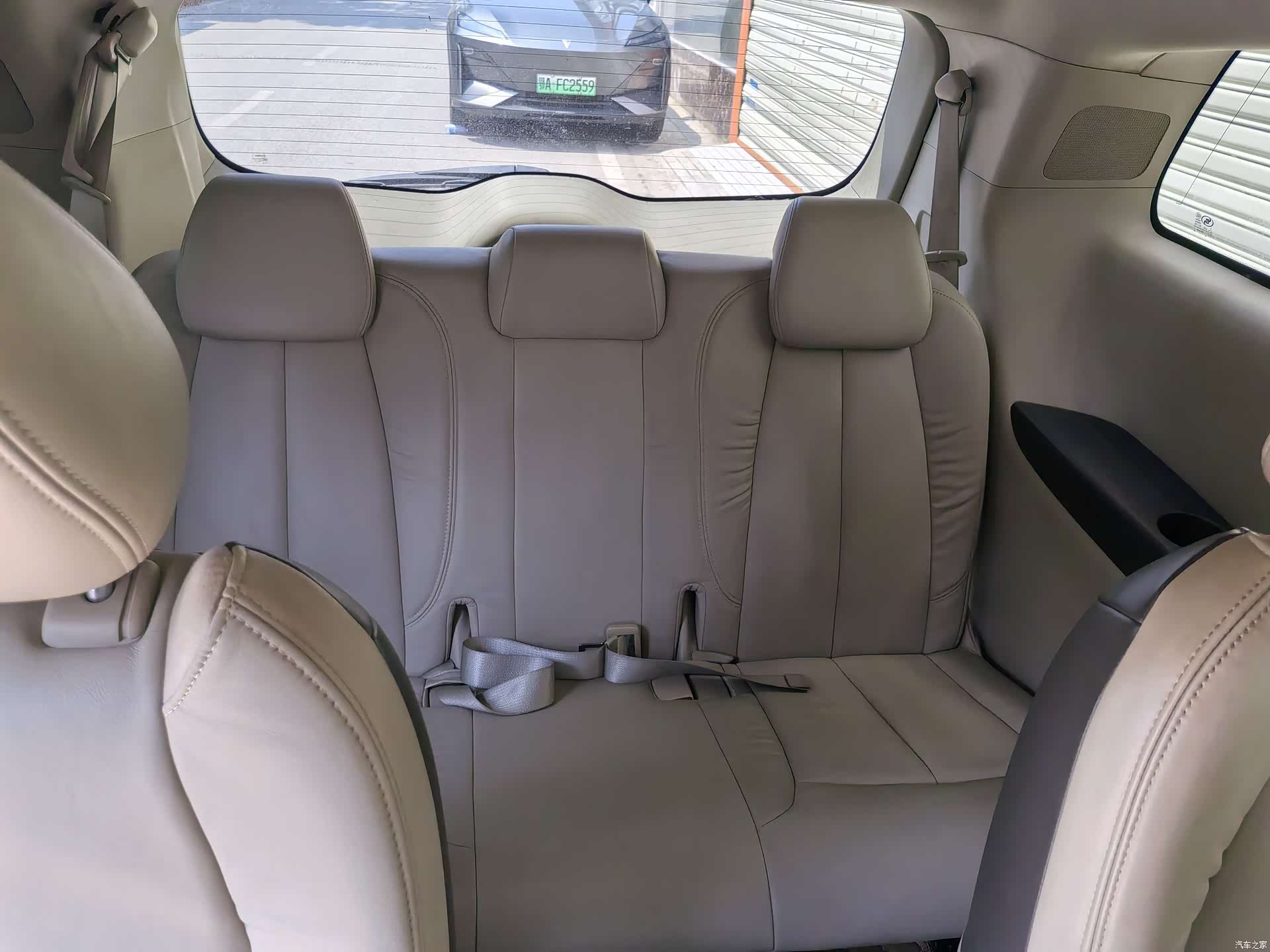 Buick GL8, 2011 8