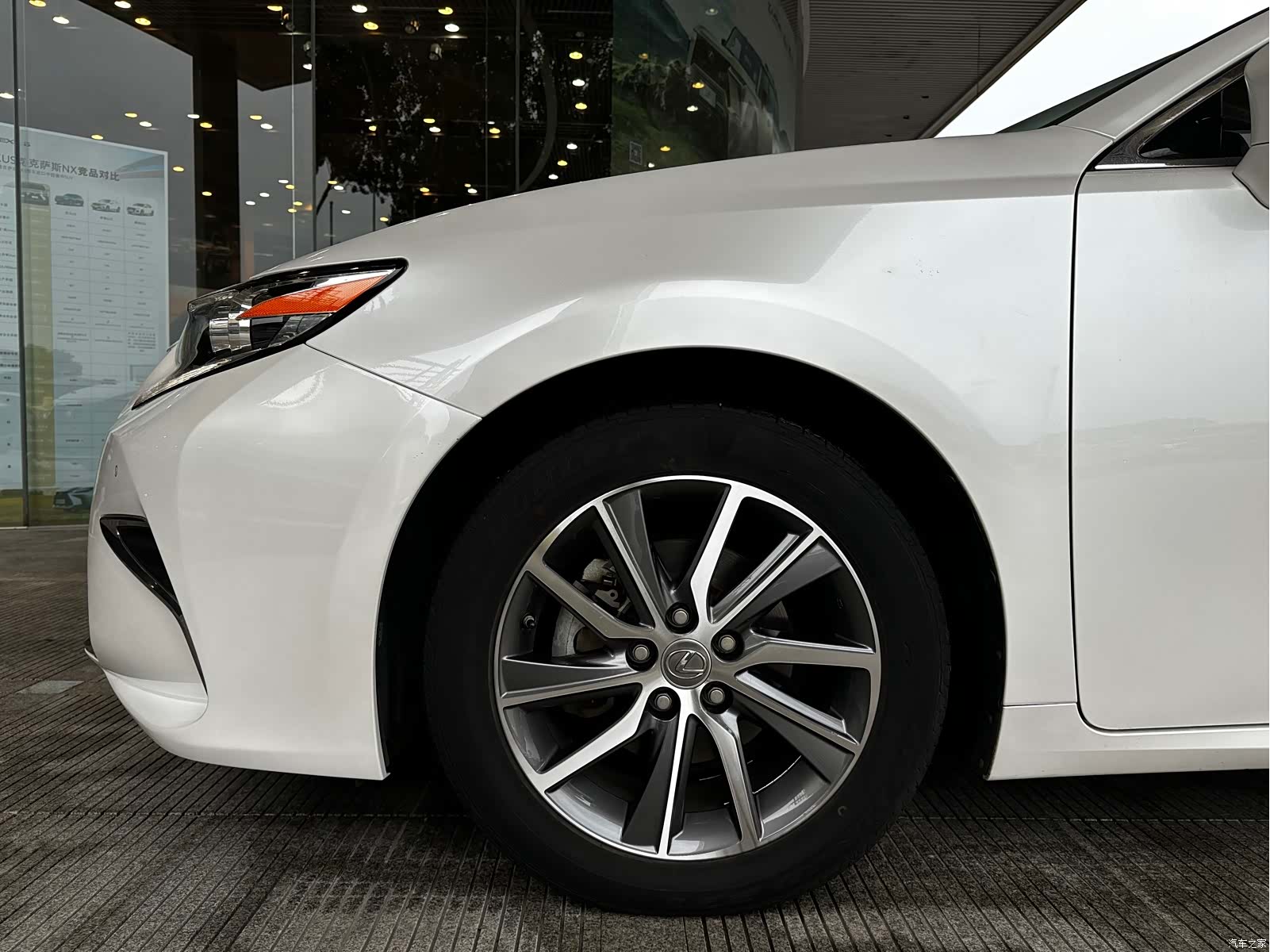 Lexus ES, 2018 10