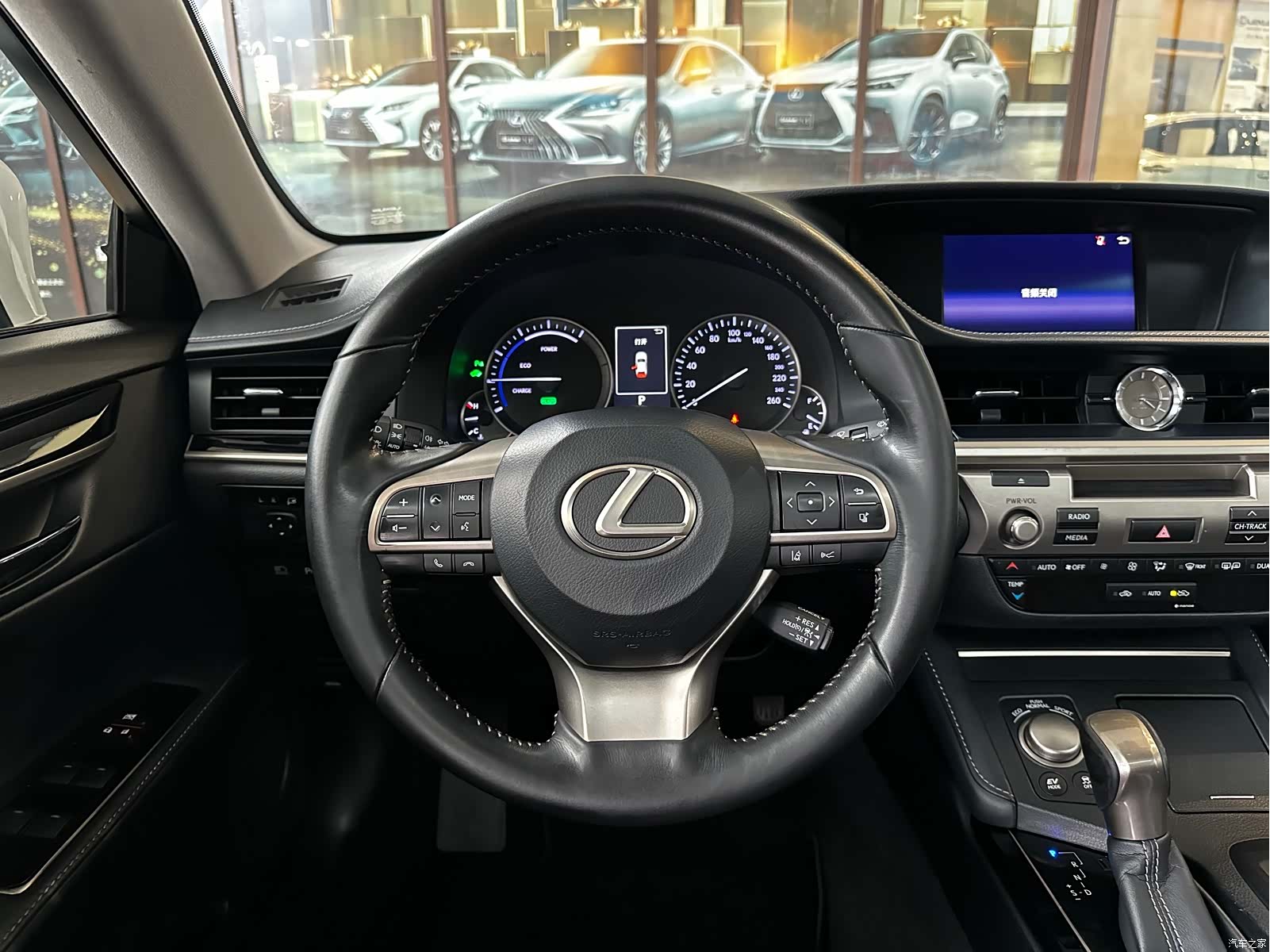 Lexus ES, 2018 8