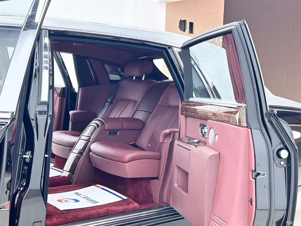 Rolls-Royce Phantom, 2014 7
