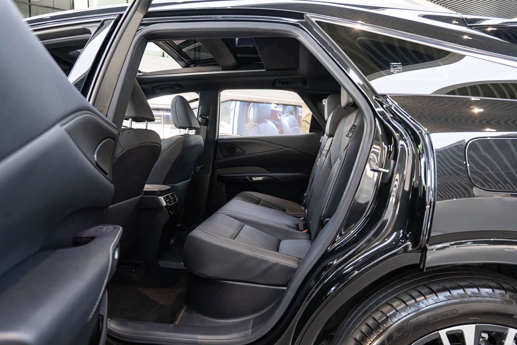 Lexus RX, 2023 10