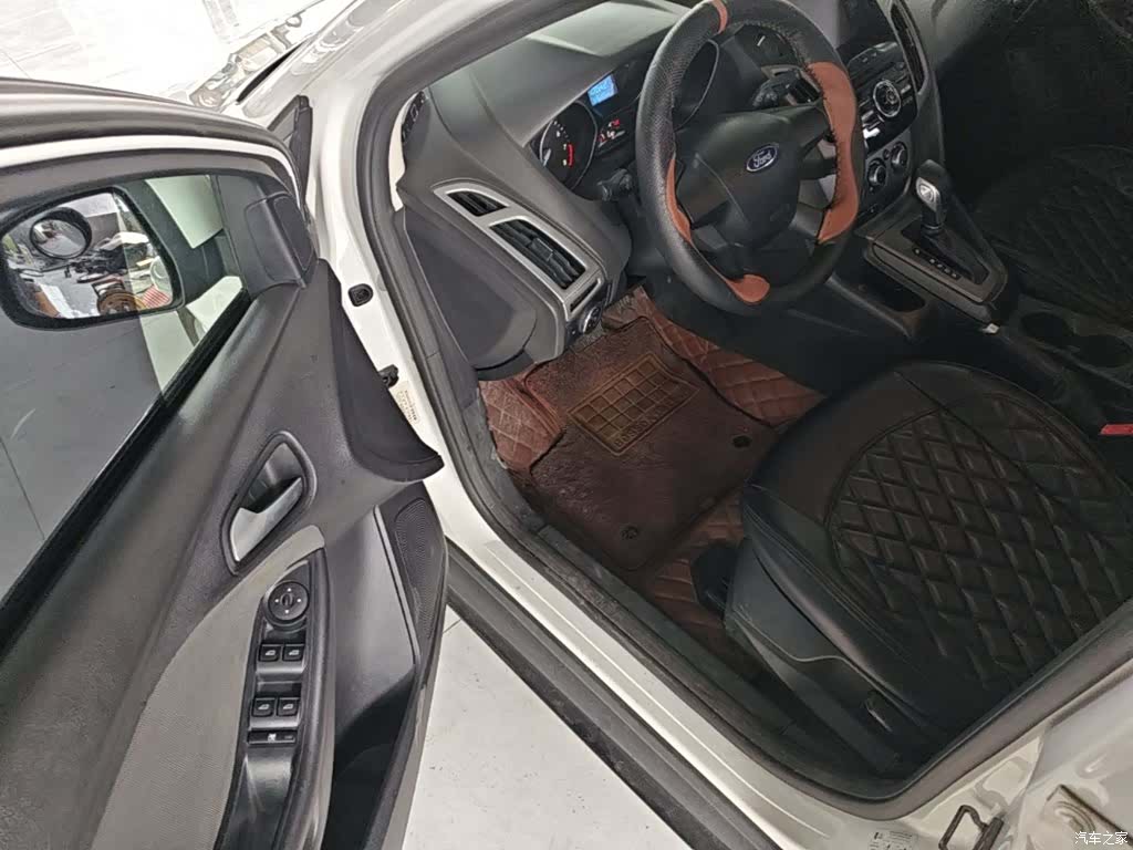 Ford Focus, 2015 12