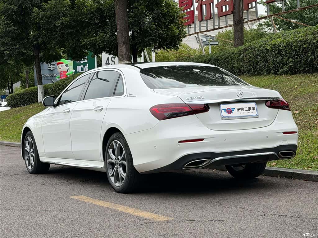 Mercedes-Benz E-Class, 2022 4