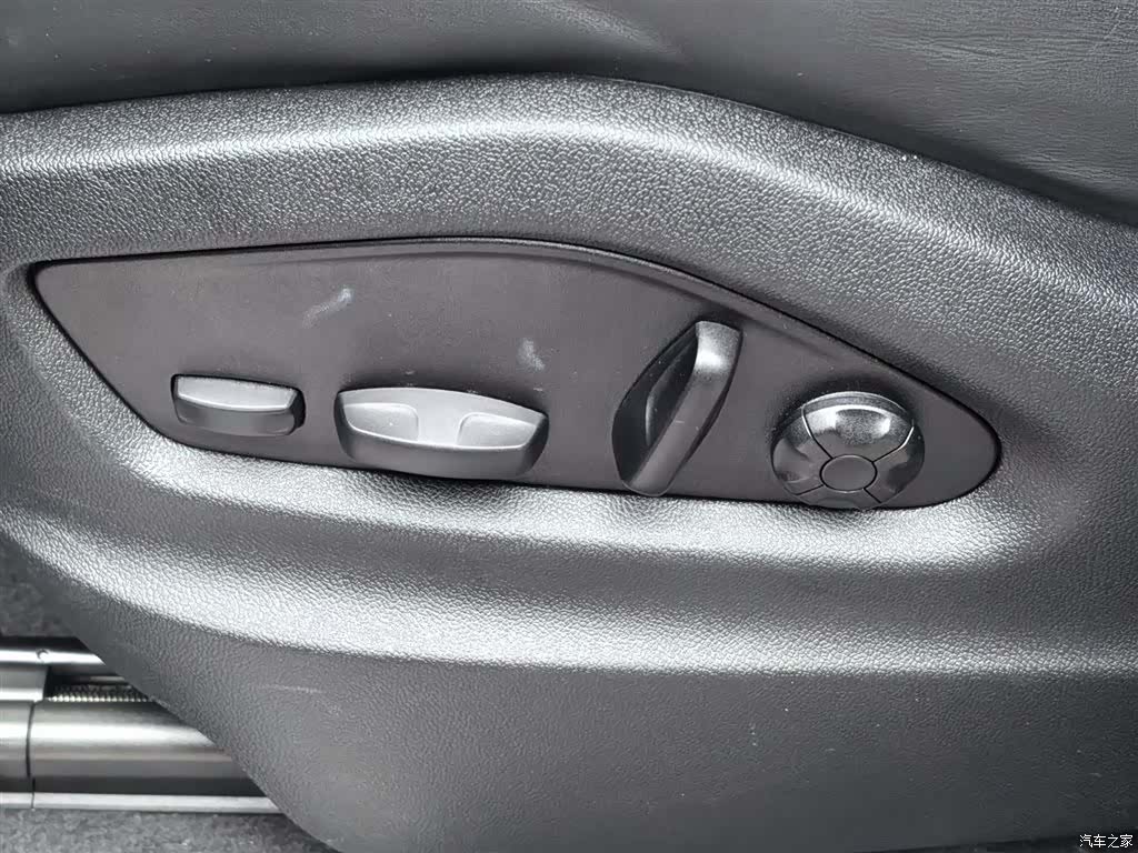Porsche Cayenne, 2025 31