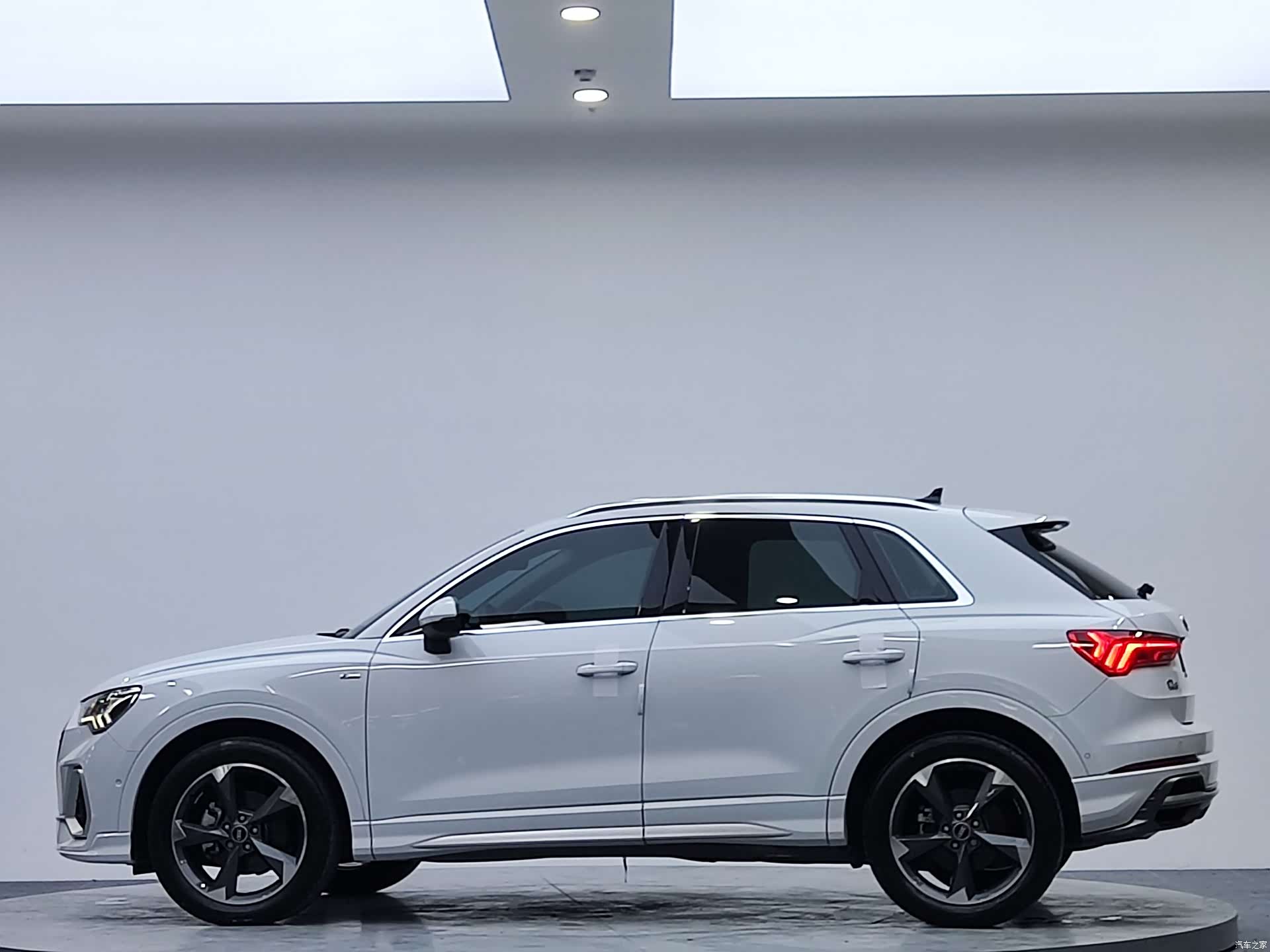 Audi Q3, 2022 все фото