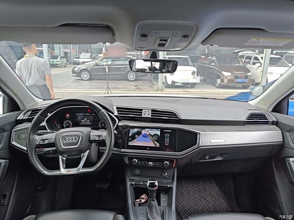 Audi Q3, 2022 10