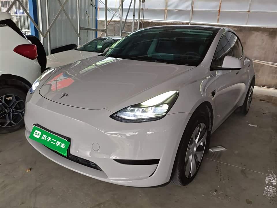 Tesla Model Y Tesla Model Y