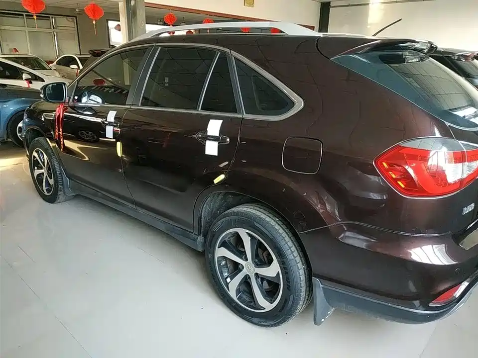 BYD S7