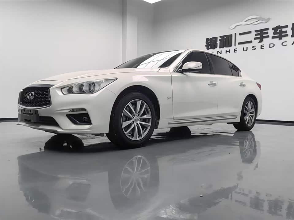 Infiniti Q50L