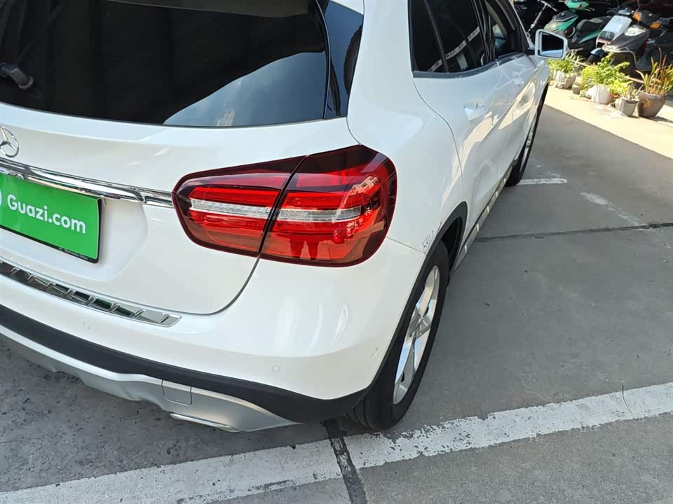 Mercedes-Benz GLA
