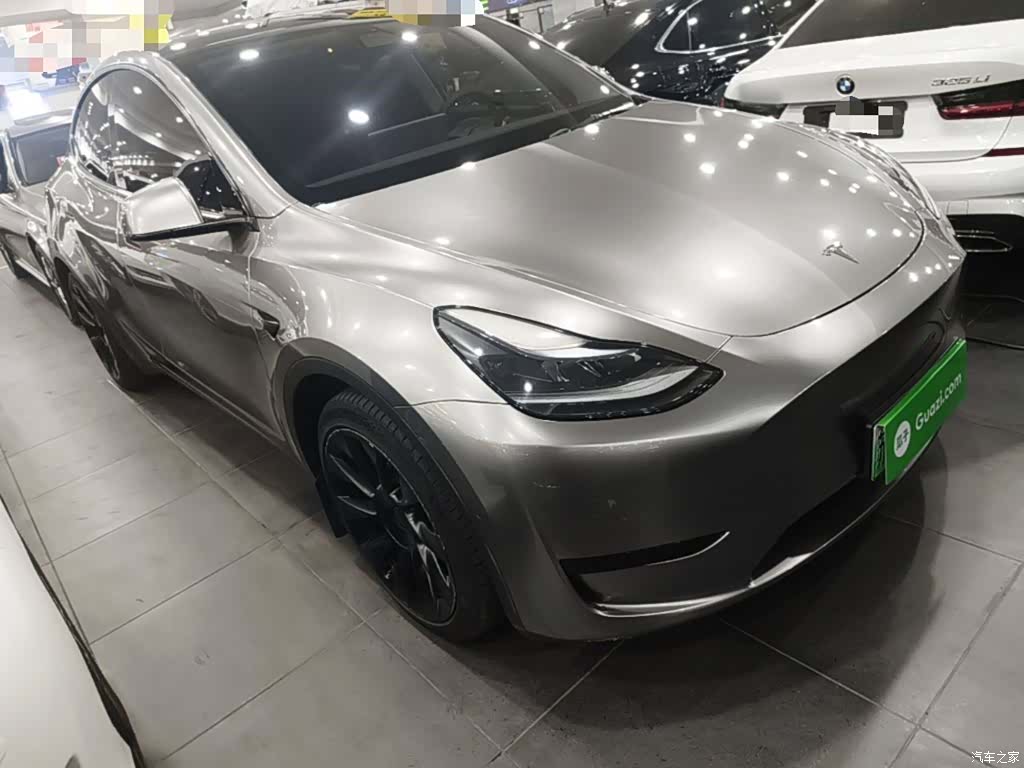 Tesla Model Y, 2022 4