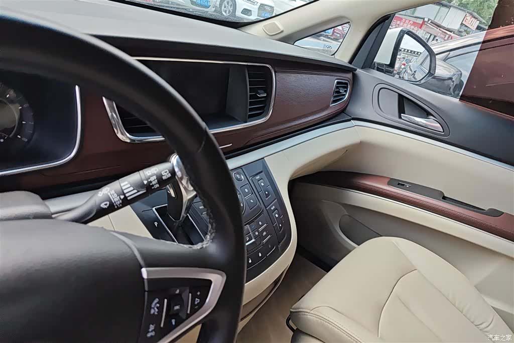 Buick GL8, 2018 13