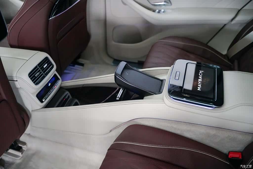 Maybach GLS, 2025 12