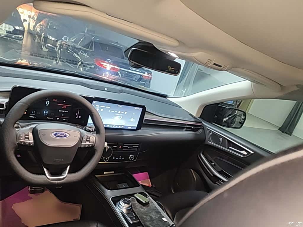 Ford Edge, 2023 10