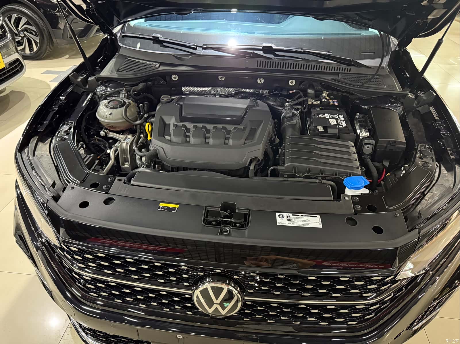 Volkswagen Passat, 2025 11