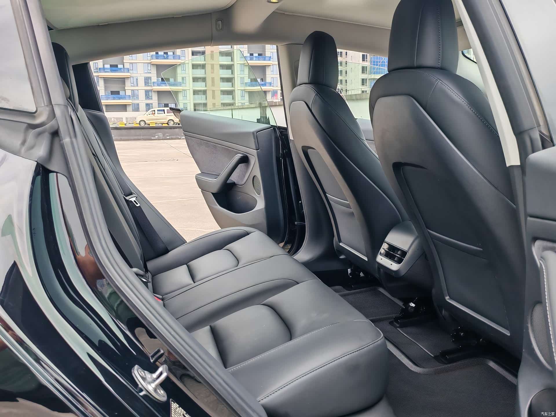 Tesla Model 3, 2021 14