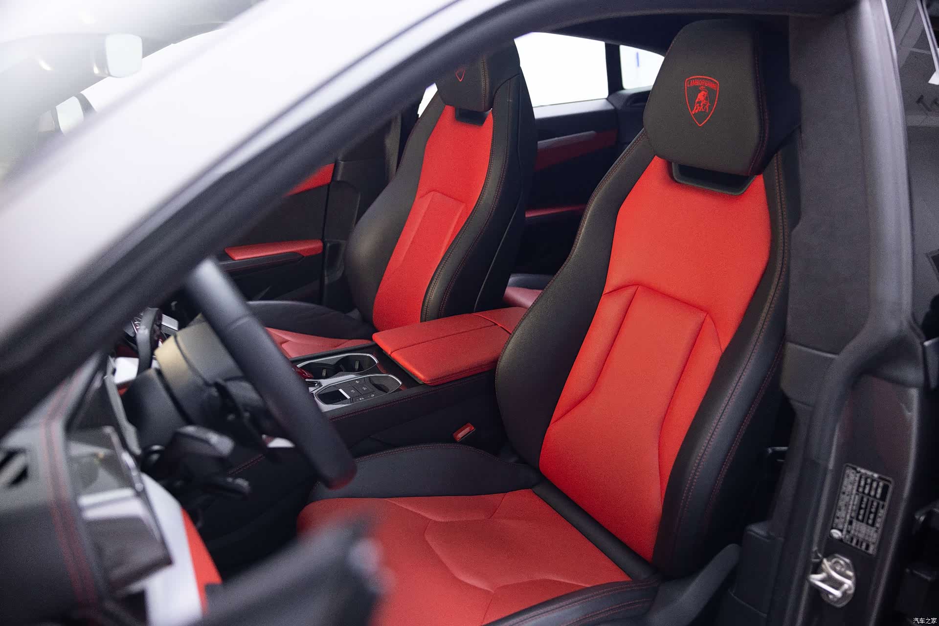 Lamborghini Urus, 2022 17