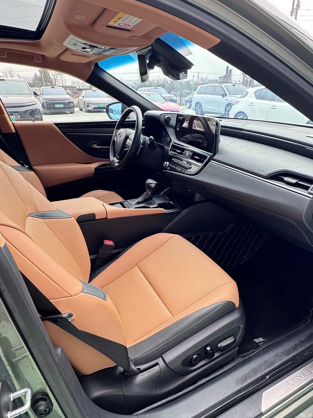 Lexus ES, 2023 12