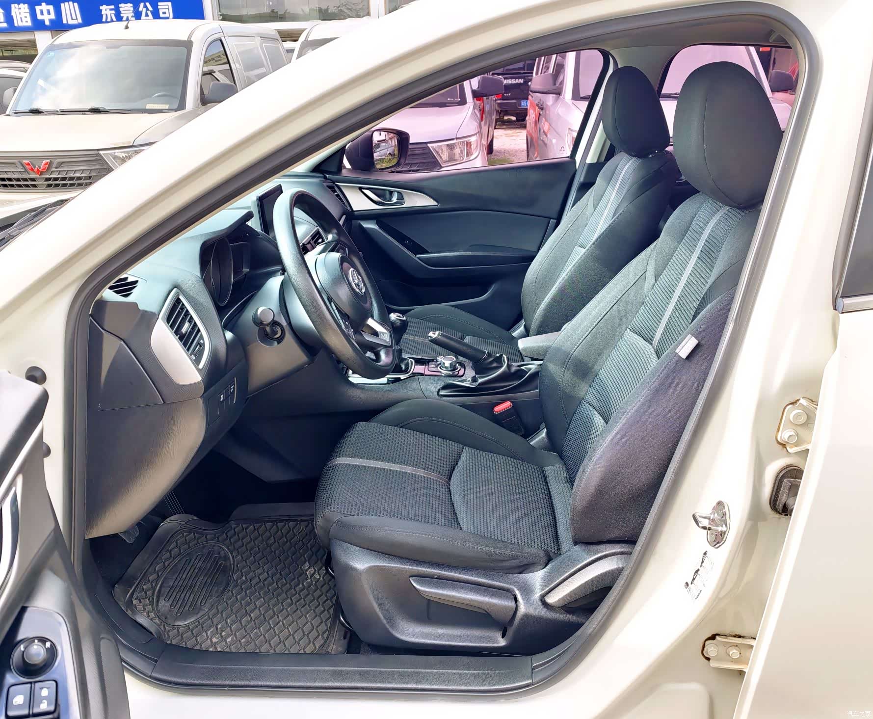 Mazda Mazda3, 2017 8