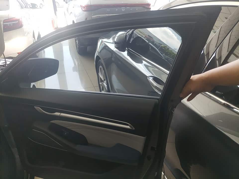Geely Emgrand Geely Emgrand
