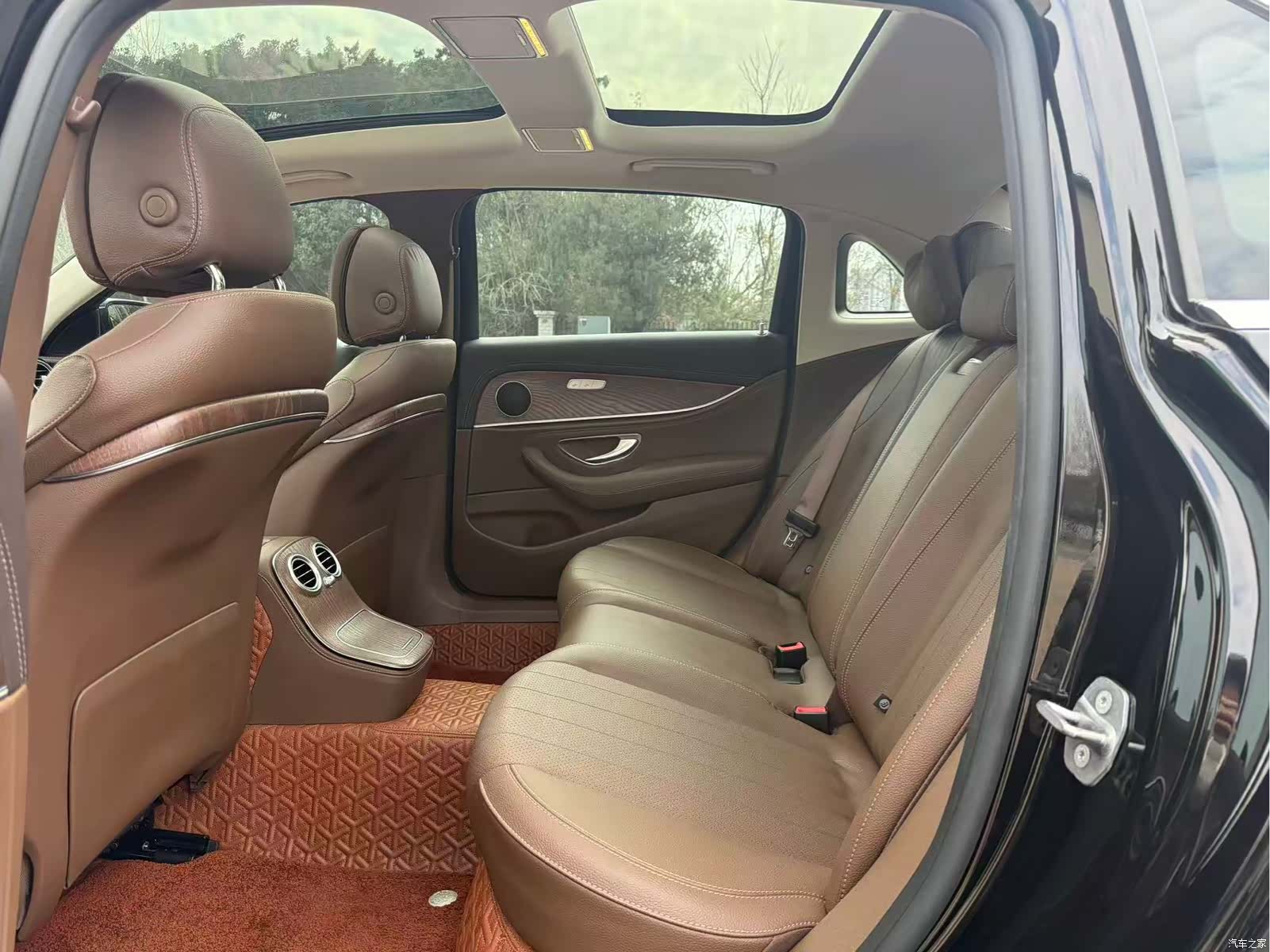 Mercedes-Benz E-Class, 2022 все фото