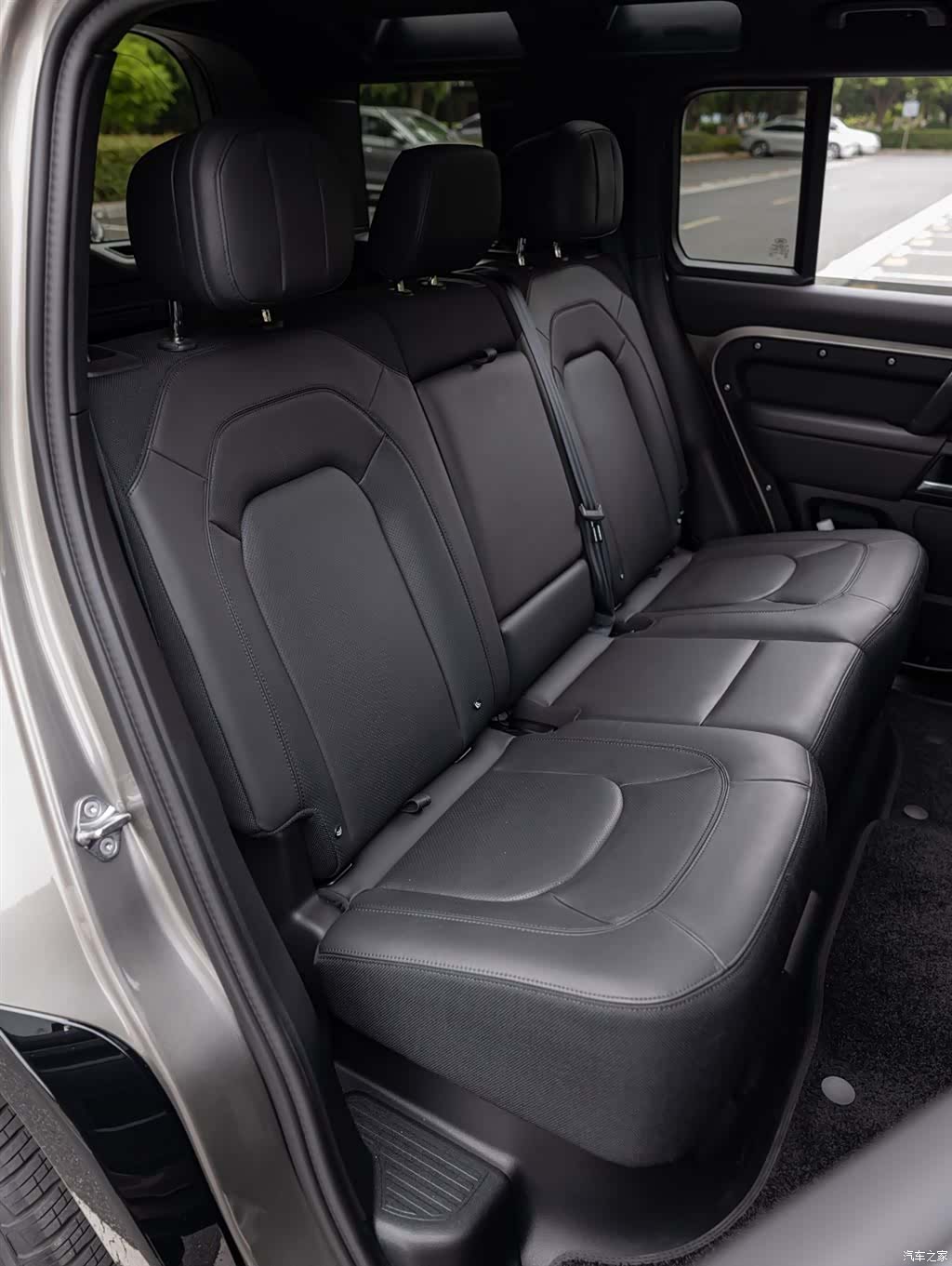 Land Rover Defender, 2024 20