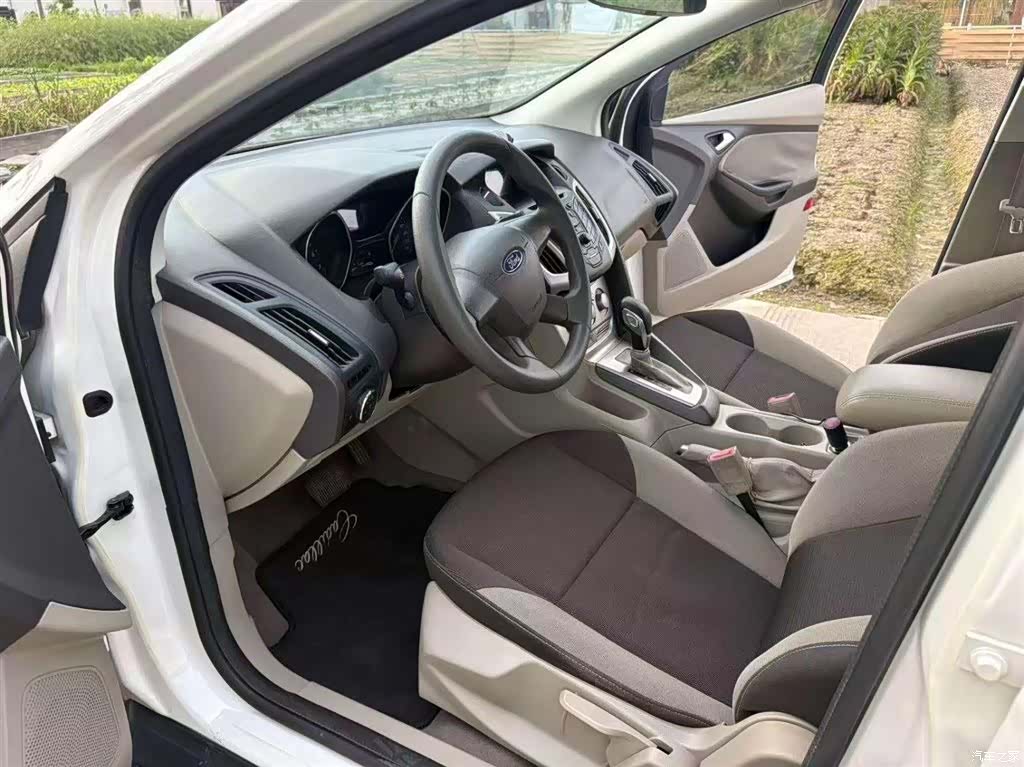 Ford Focus, 2014 7