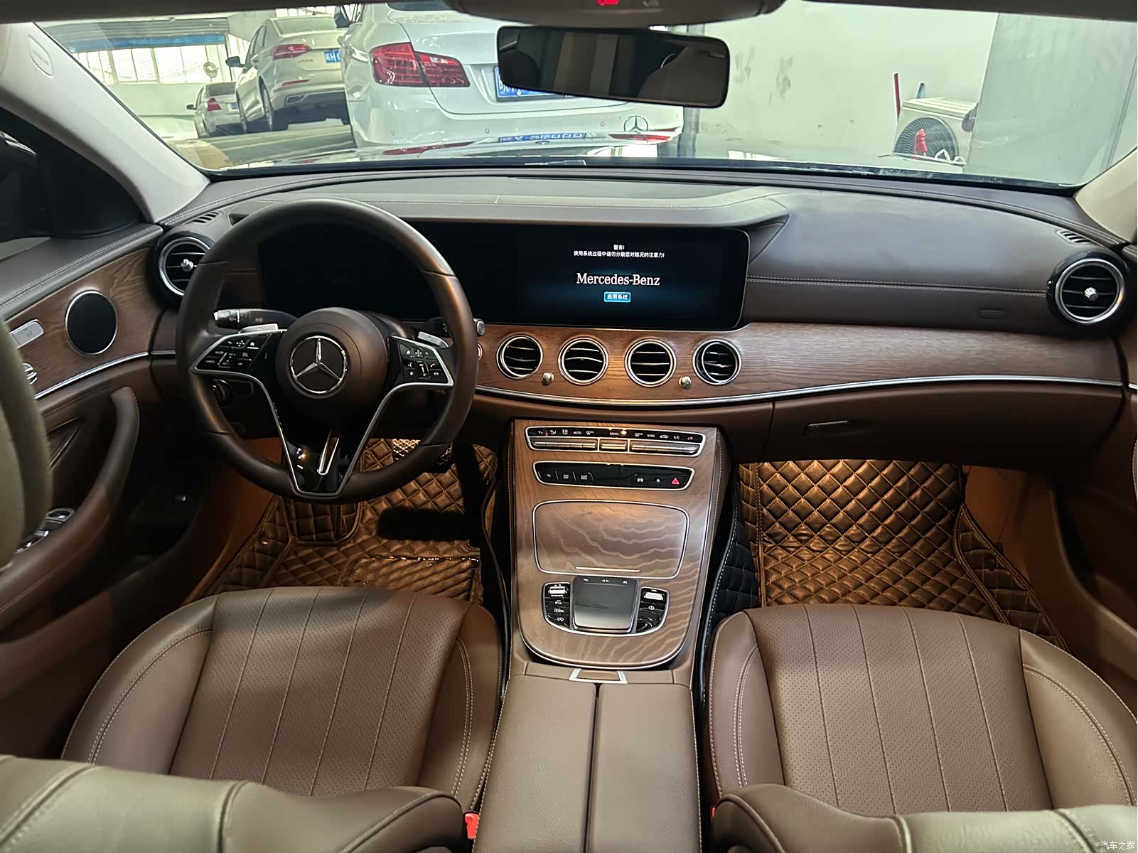 Mercedes-Benz E-Class, 2023 13