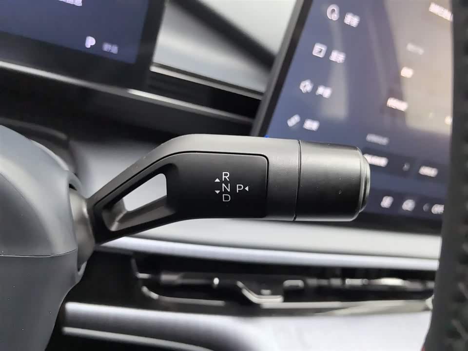 Geely Galaxy Galaxy E5