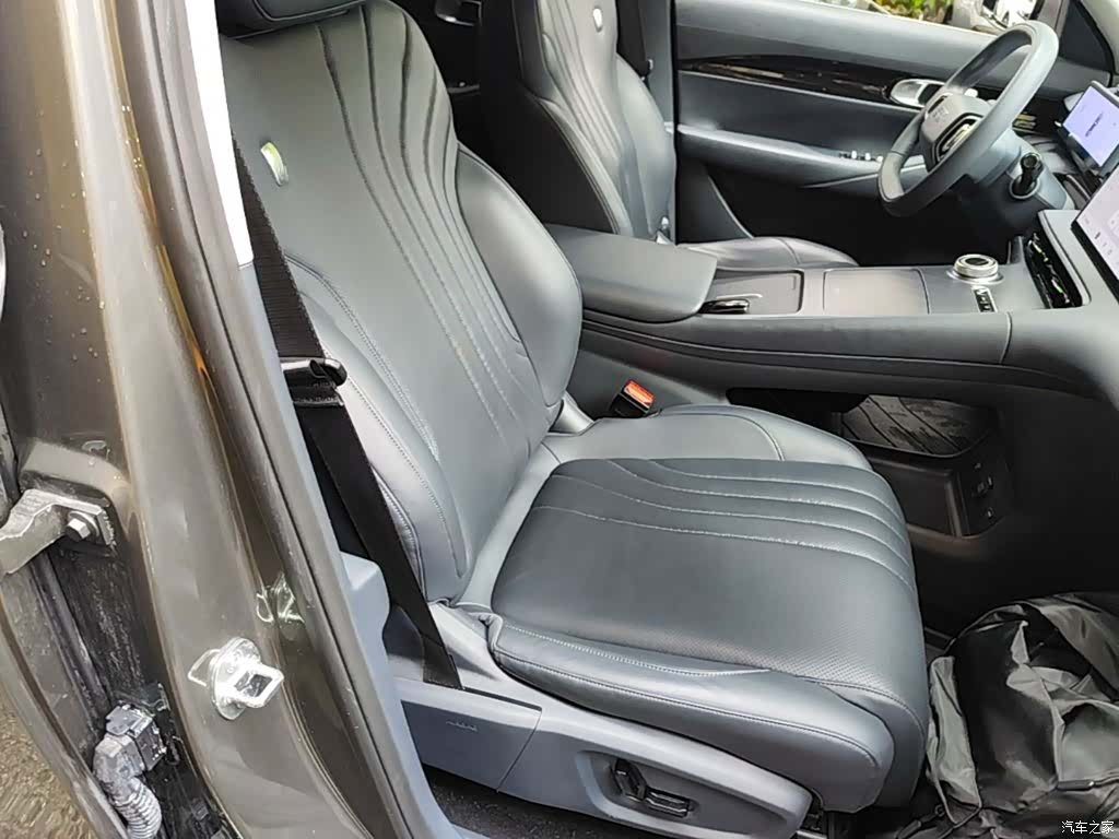 Geely Galaxy E5, 2024 25