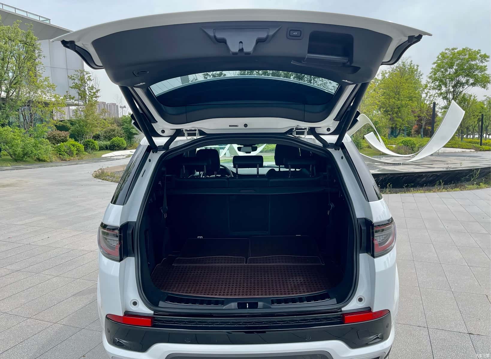 Land Rover Discovery, 2020 23