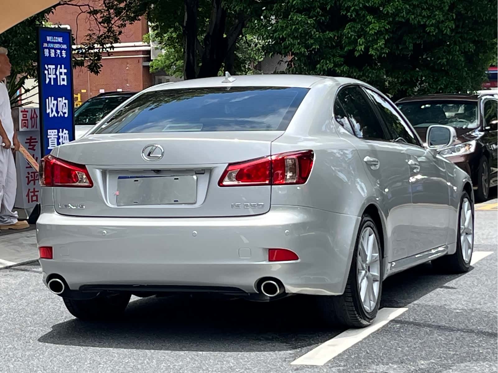 Lexus IS, 2011 4