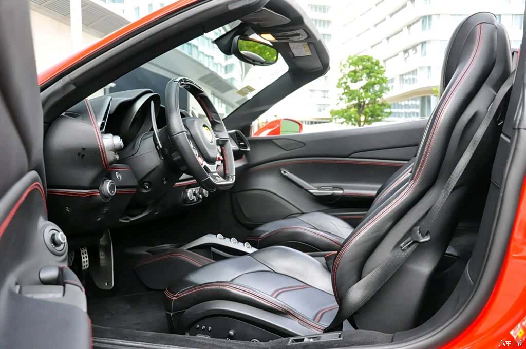 Ferrari 488, 2017 4