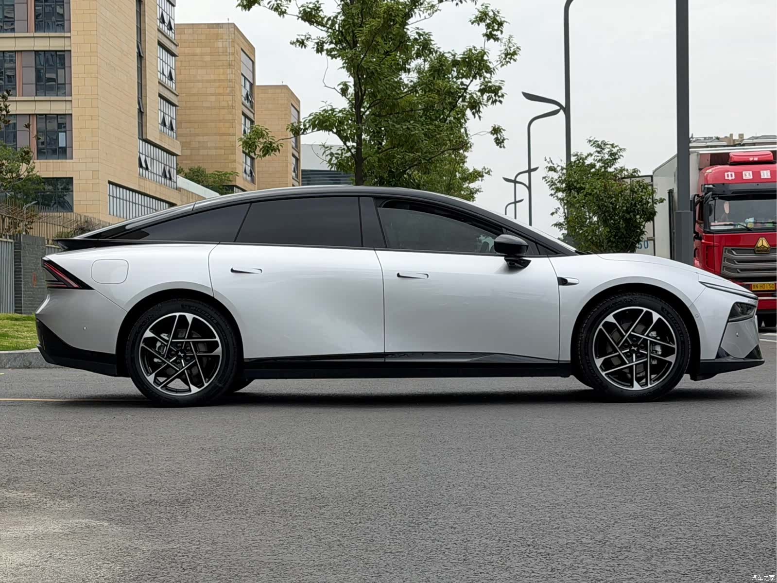Xpeng P7, 2025 все фото