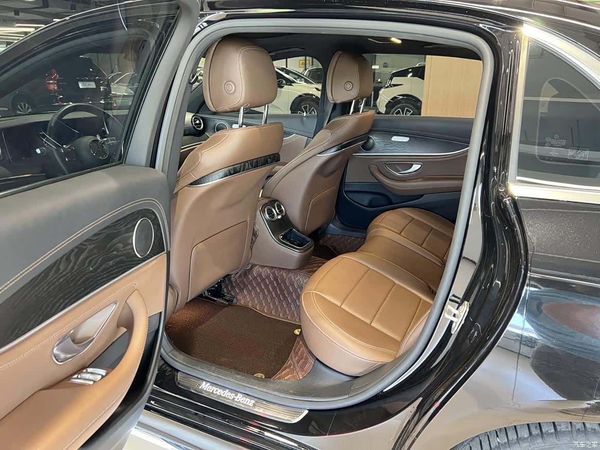 Mercedes-Benz E-Class, 2023 11