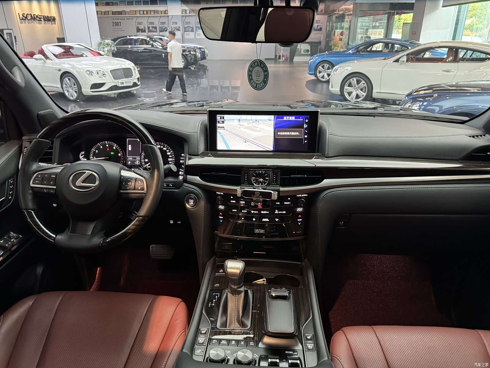 Lexus LX, 2019 8