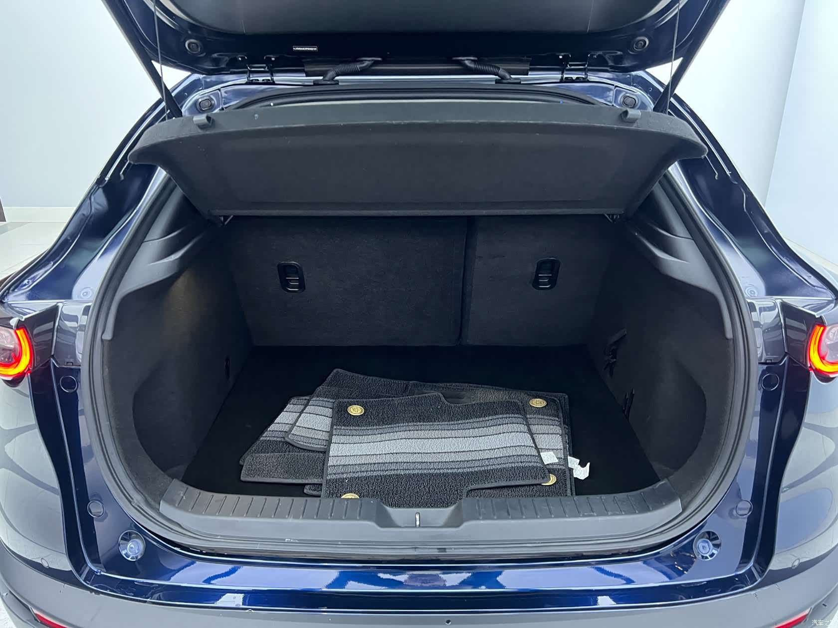 Mazda CX-30, 2023 2