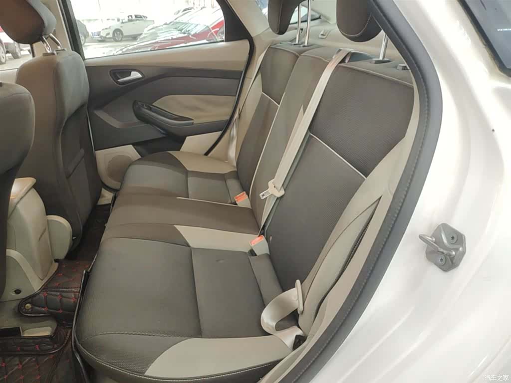 Ford Focus, 2014 17