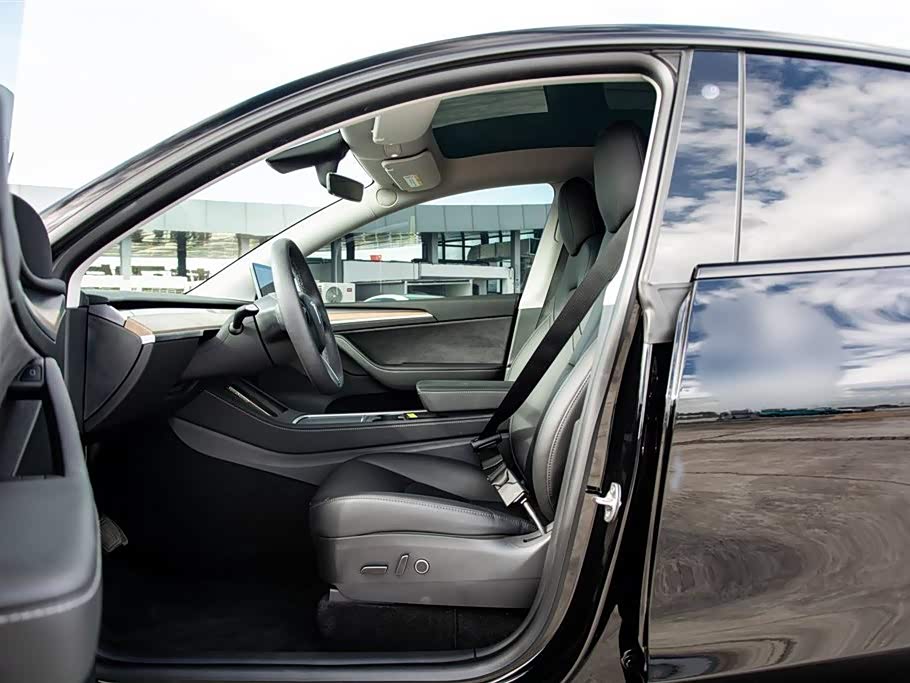 Tesla Model Y Tesla Model Y