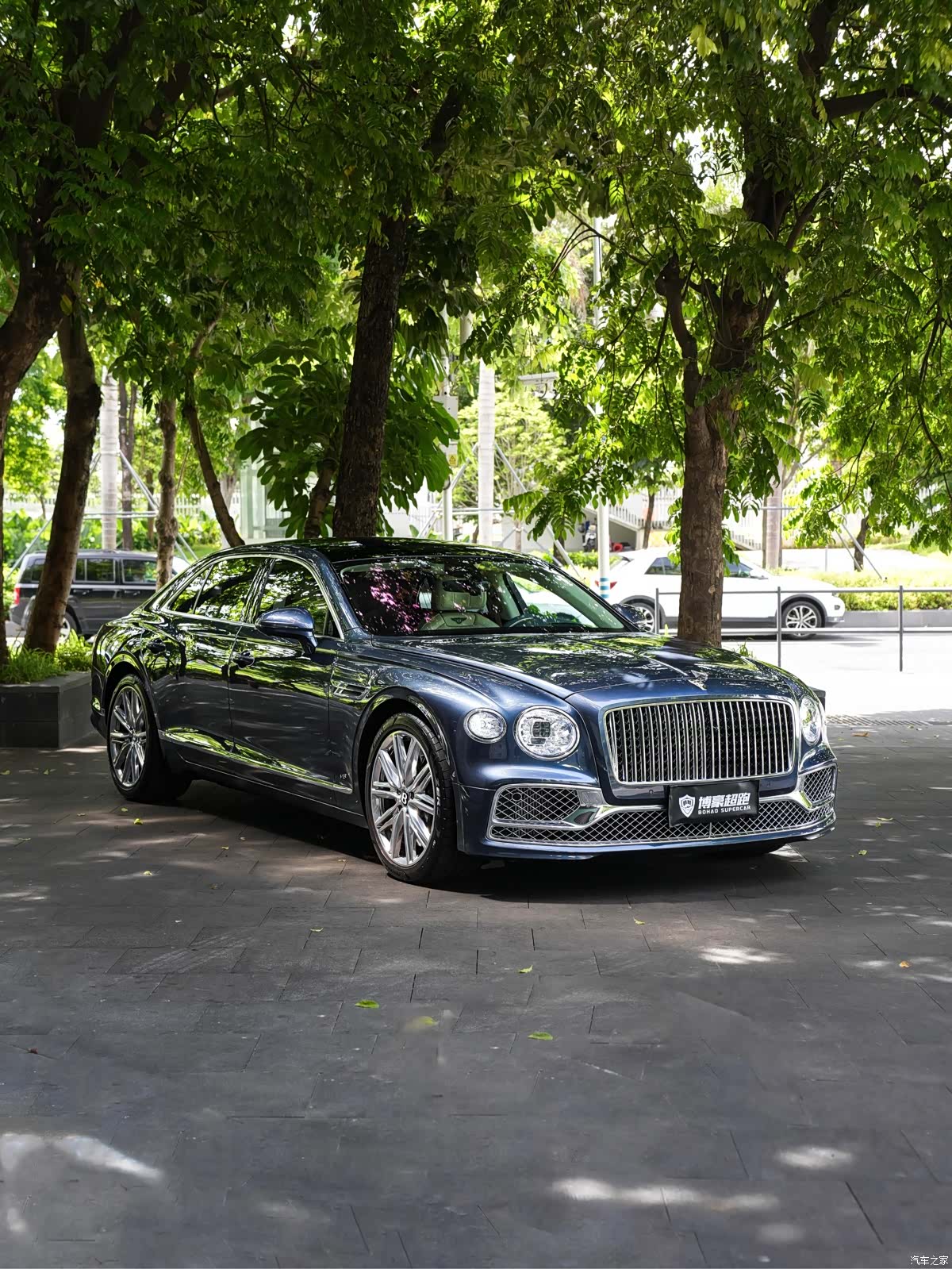 Bentley Flying Spur, 2023 10