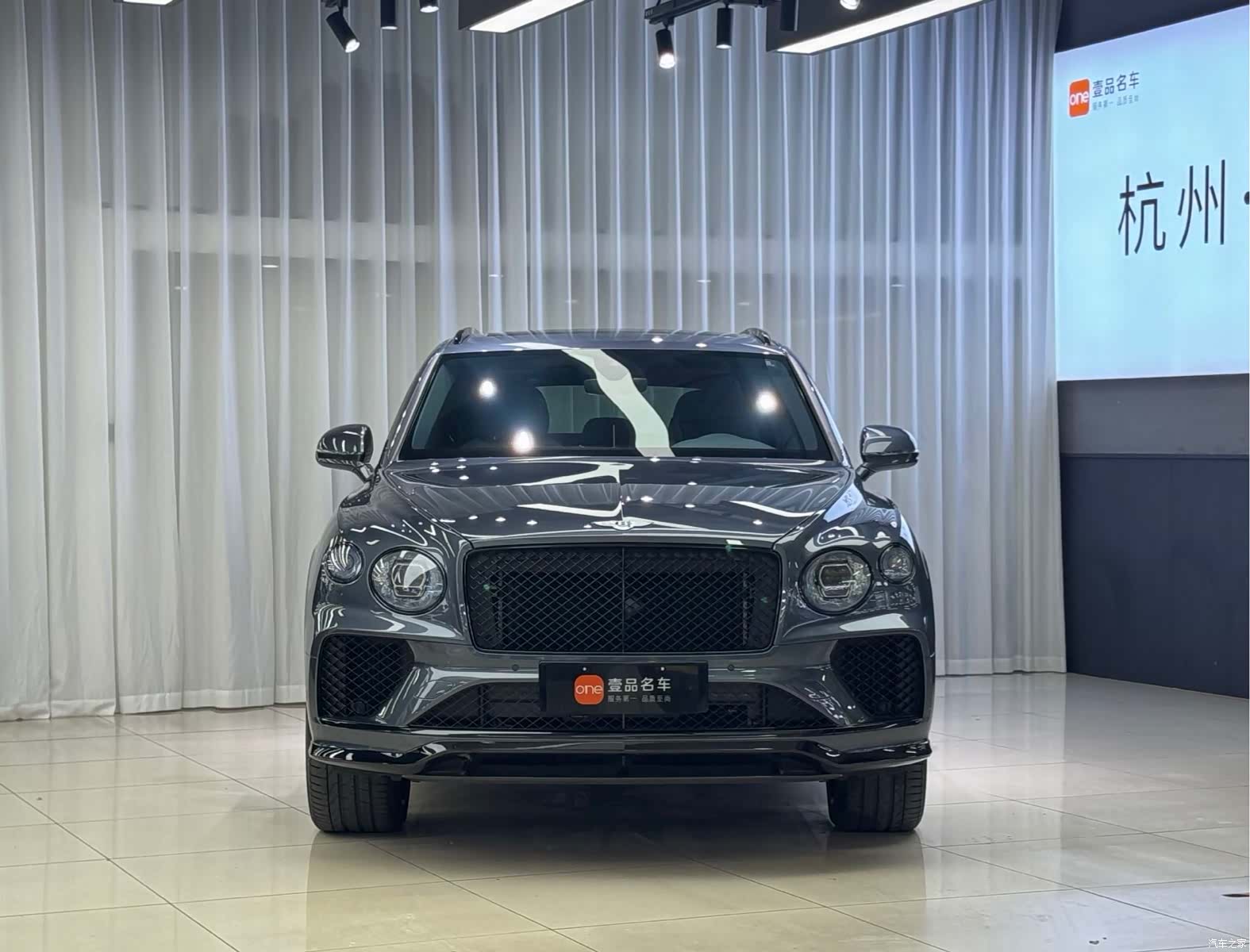 Bentley Bentayga, 2022 2