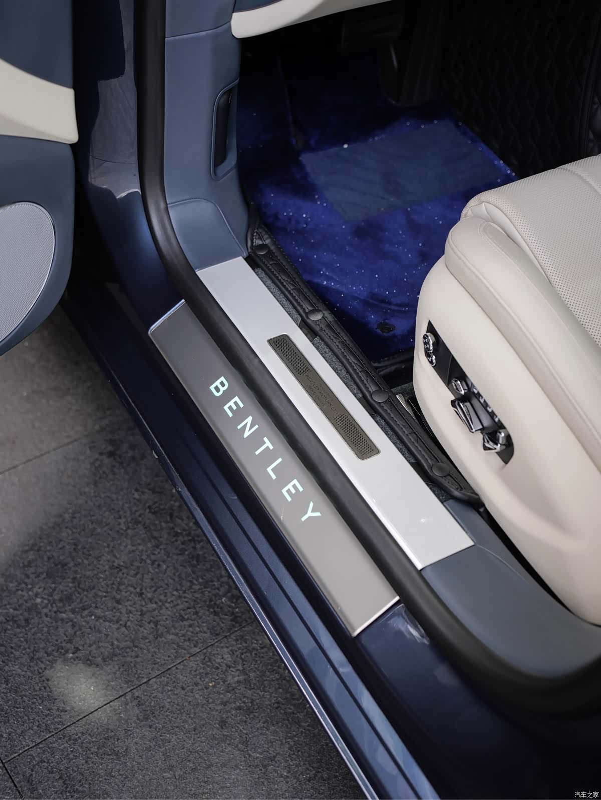 Bentley Flying Spur, 2023 24