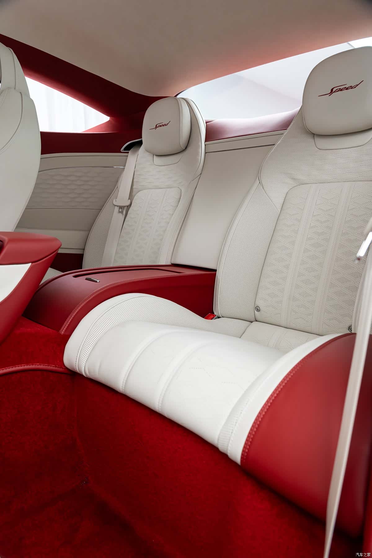 Bentley Continental GT, 2025 16
