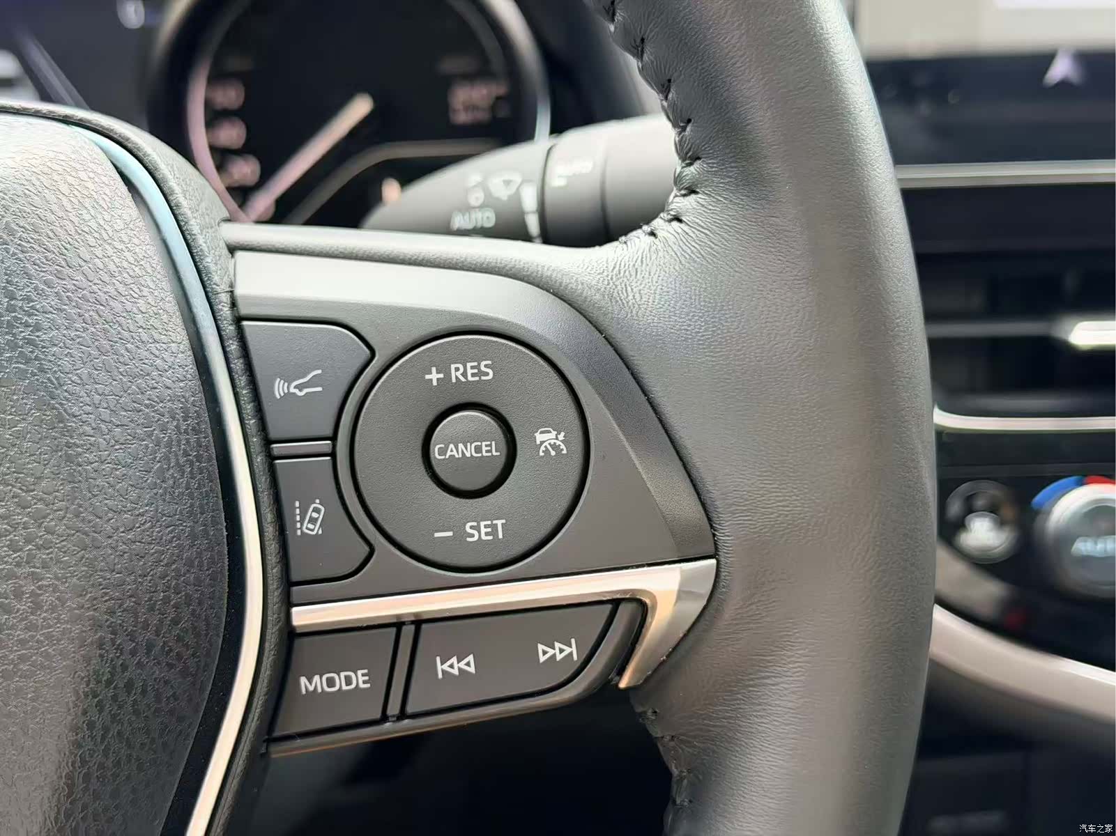 Toyota Camry, 2023 22
