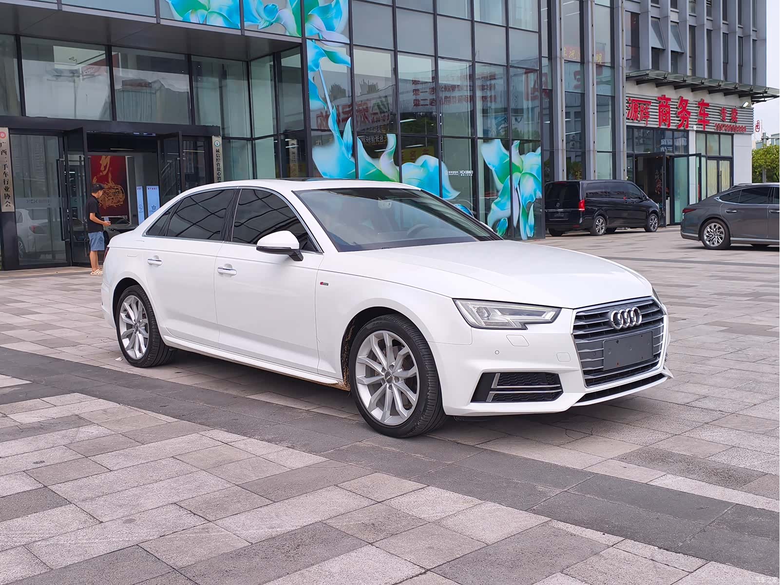 Audi A4L, 2018 3
